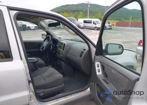 2003 Ford Escape Xlt from USA, damaged, VIN 1FMYU93193KC76018